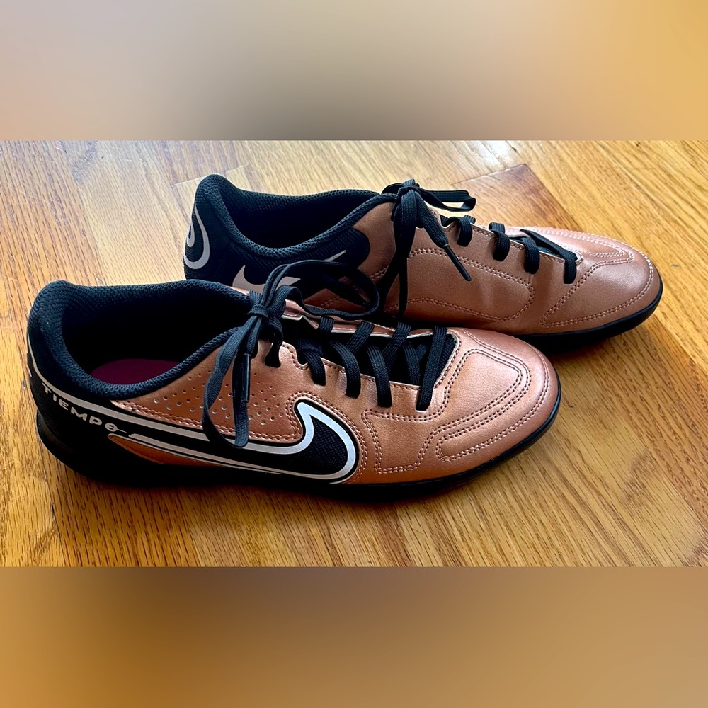 Nike Men's Tiempo Legend 9 Club Indoor Court Shoes